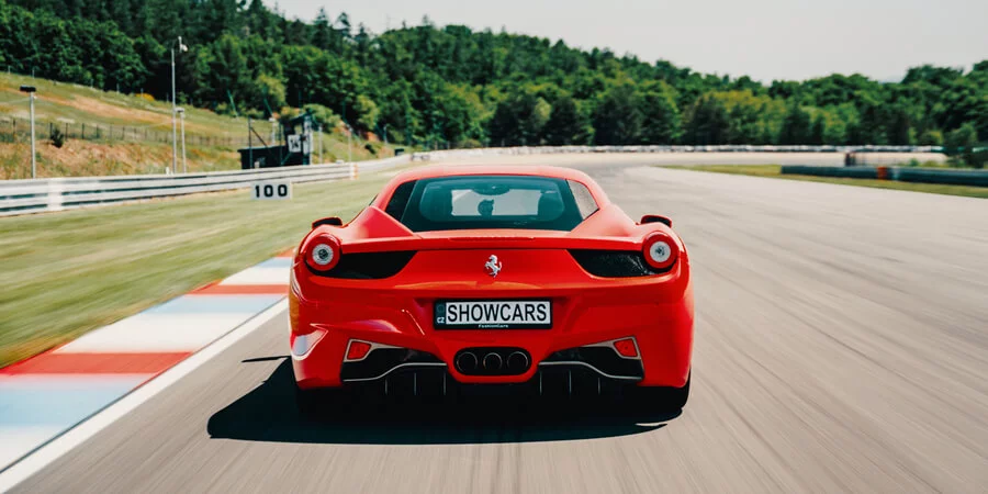 Jízda ve Ferrari 458 Italia v Mostě